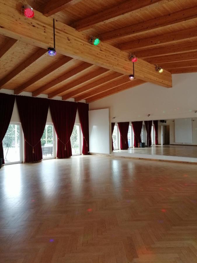 Landhotel Kreien Zewnętrze zdjęcie